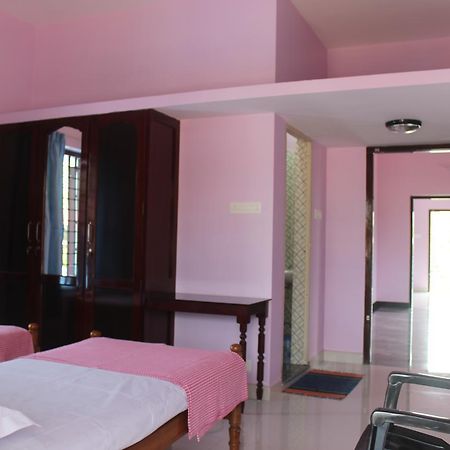 Puthenchirayil Homestay Thiruvananthapuram Exterior photo