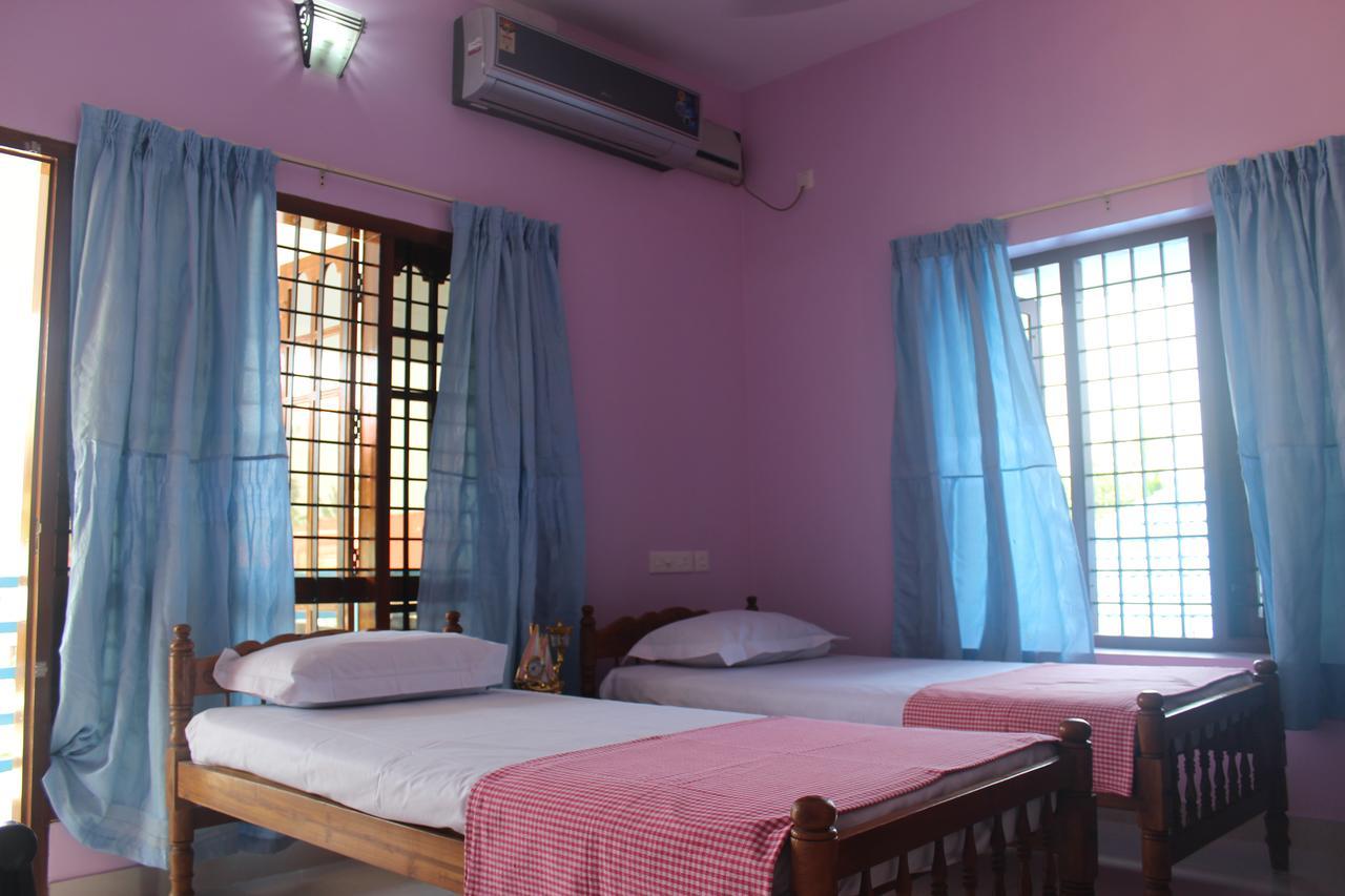Puthenchirayil Homestay Thiruvananthapuram Exterior photo