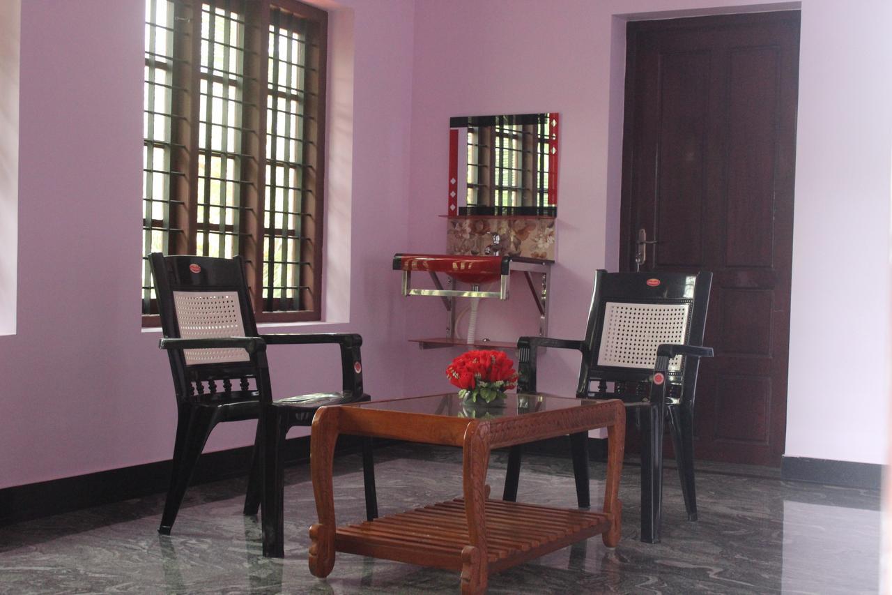 Puthenchirayil Homestay Thiruvananthapuram Exterior photo