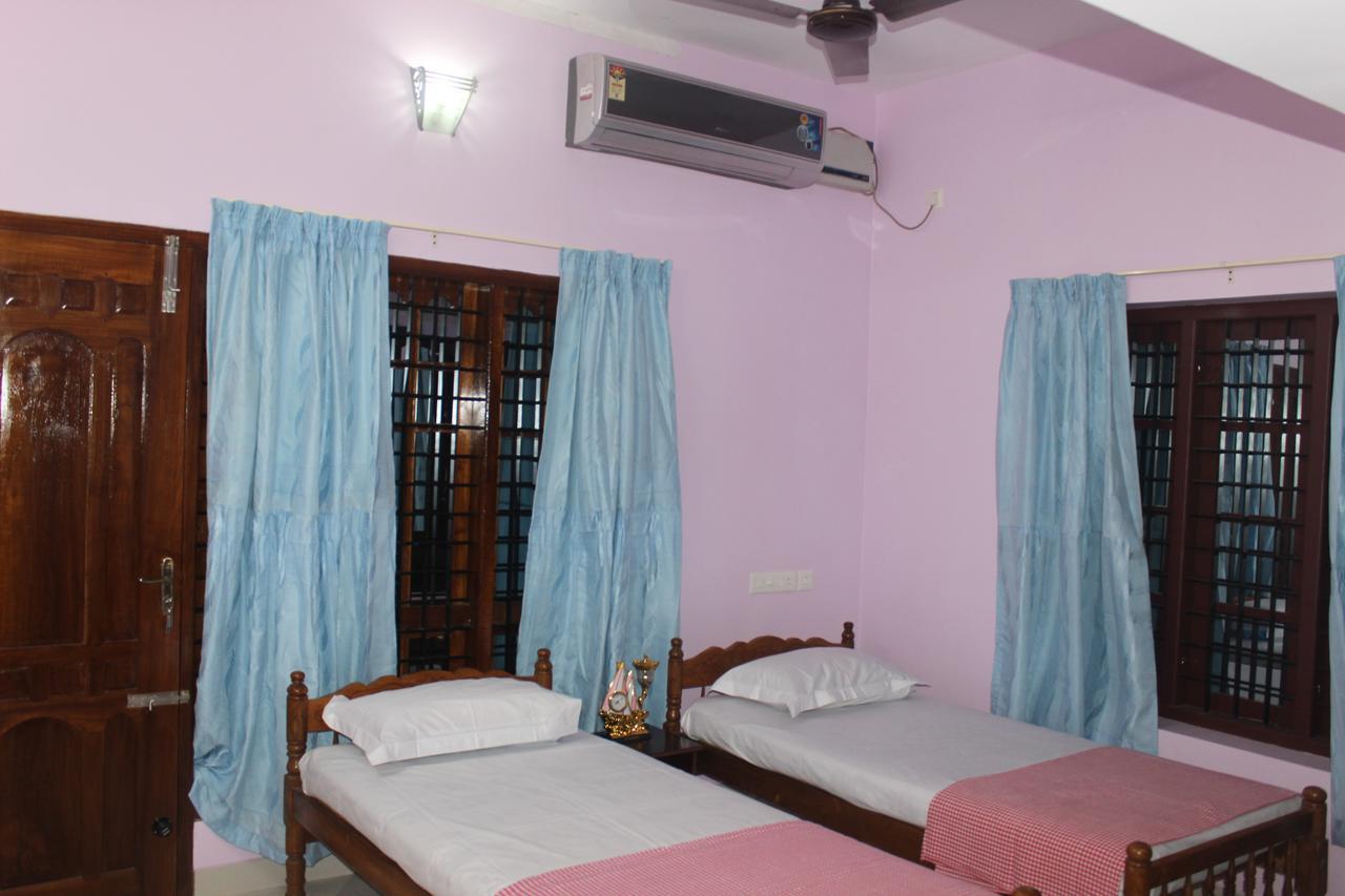 Puthenchirayil Homestay Thiruvananthapuram Exterior photo